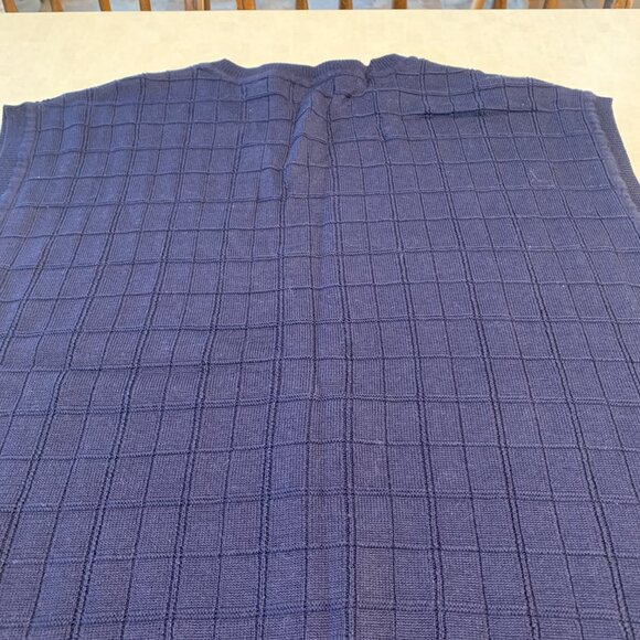 IZOD Navy Blue Men's Pullover Sweater Vest XL - Picture 9 of 10
